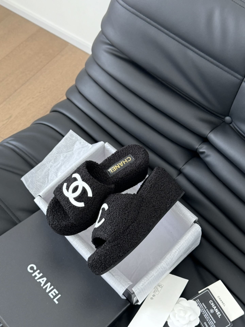 Ch**el slippers